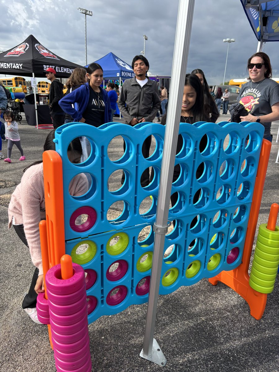 MatturroMEd's tweet image. Strategizing in full effect @HicksTigers Connect Four at #AliefProud25 #funtimes