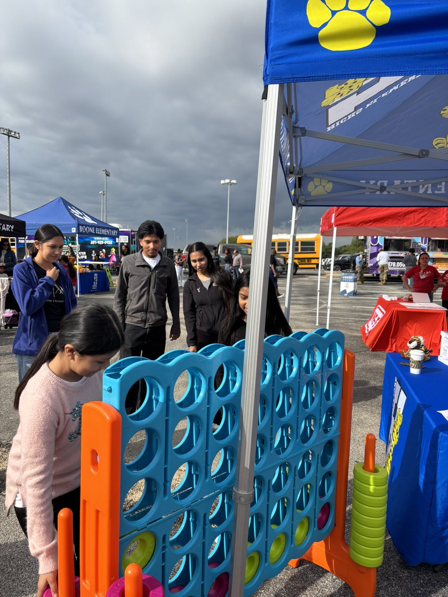 MatturroMEd's tweet image. Strategizing in full effect @HicksTigers Connect Four at #AliefProud25 #funtimes