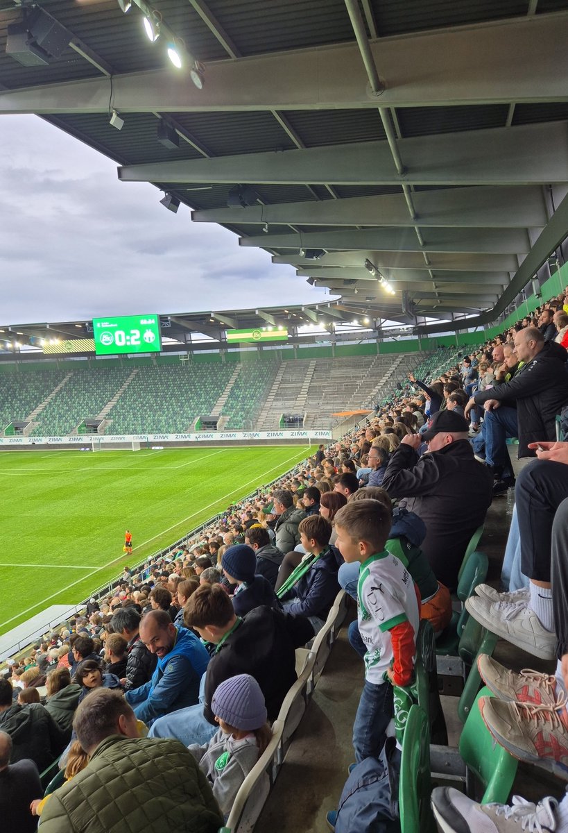 Die <a href="/FCSG_1879/">FC St.Gallen 1879 GRÜEWISS IM HERZ</a> Frauen spielen hier vor 4'690 ZuschauerInnen. Mehr als die <a href="/gc_zuerich/">Grasshopper Club Zürich</a> Herren bei jedem ihrer Heimspiele.
