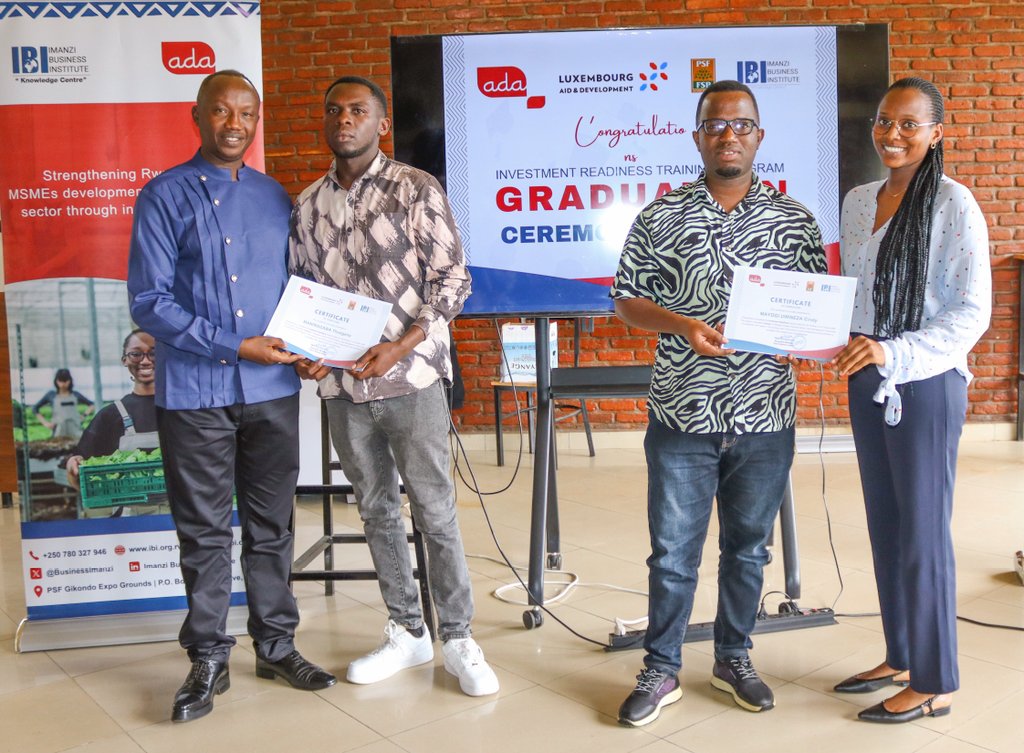 BusinessImanzi's tweet photo. 🎓 The ceremony was officially closed by @Deusdediti, ED of @BusinessImanzi: “Your journey toward becoming investment-ready has just begun. Keep growing, we’re with you every step of the way. 🌱🚀” #AgriMSMEs #Graduation https://t.co/5HE36SZF3s