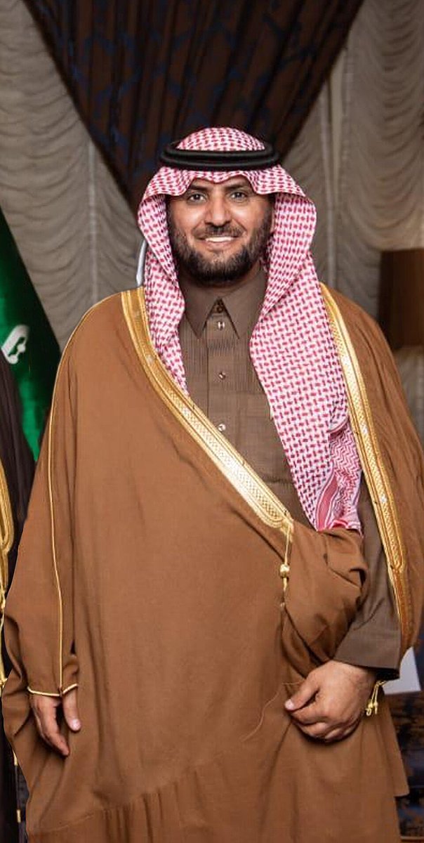 hazanaser's tweet image. رجلٌ خُلِق للخير، وجُبِل على العطاء…

ملهي بن سلامه، في يومٍ واحد أعتق رقبتين وتبرّع باثني عشر مليون ريال، فكان فعله أبلغ من القول، وسخاؤه شاهداً على نقاء قلبه.

محبة الناس له من الله، لأنها لا تُمنح إلا لمن بذل دون انتظار جزاءٍ أو شكوراً.

كتب الله اجركم وتقبل منكم العمل…