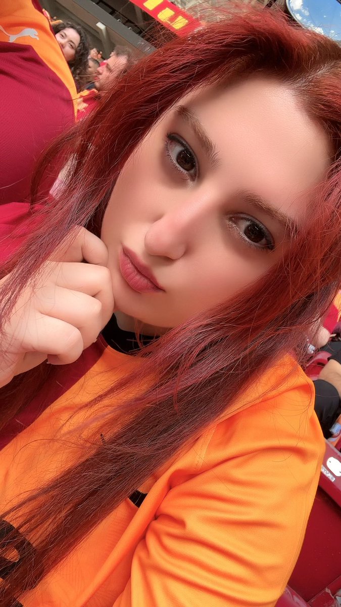 Halloween kostümü olarak Rams Park’tan Galatasaray formalı taraftar kombini yaptım çünkü tüm takımların korkulu rüyasıyız #GSvTS