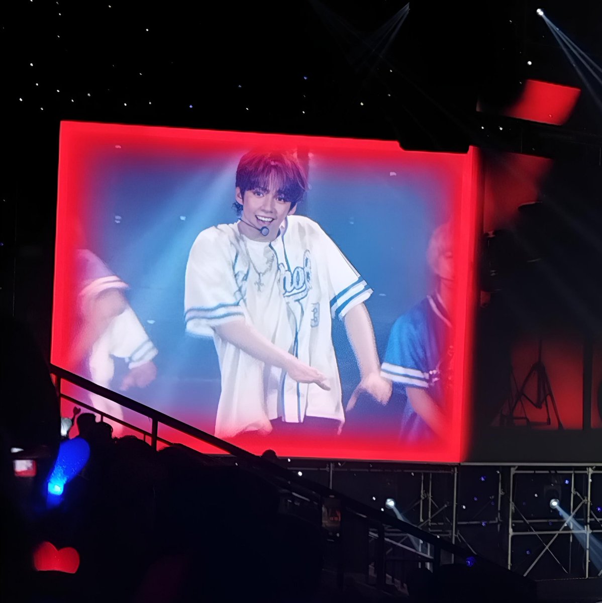 BTS_TEMPEST's tweet photo. JL AHOF so cute
#AHOF #아홉
#JL #제이엘 https://t.co/LQZnyfwcdu