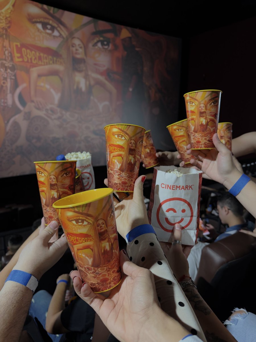 felizes!!!! 💖🥹
<a href="/CentralDeFasCL/">Central da Claudinha 👸🏼</a> <a href="/ClaudiaLeitte/">Claudia Leitte</a>