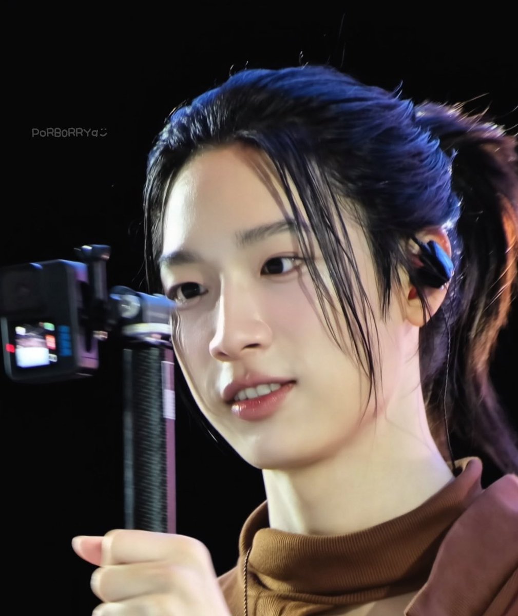 ขอชื่นชมและนับถือให้ความกล้าเปลี่ยนลุคของเน็กซ์มากๆ คือเห็นที่น้องเน็กซ์พูดในงาน NPP วันนี้ถึงลุคงานฮัลโลวีนว่าหล่อมาทุกวันแล้ว ขอไม่หล่อแต่หลอน 1 วัน เพราะนางแต่งมาหลอนจริง นางคือคนที่ทำให้อยากติดตามนางมากขึ้นในทุกๆ วัน เชื่อแล้วตามน้องเน็กซ์ไม่เบื่อเลยสักวัน