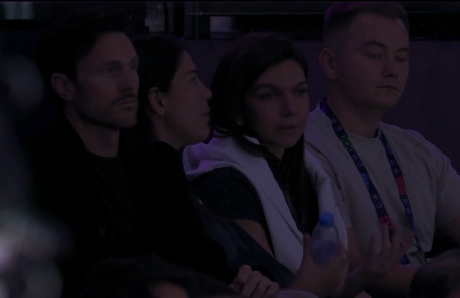 Garbiñe Muguruza and Simona Halep watching Swiatek &amp; Keys at the WTA Finals

Both former World No. 1
Multiple slam champs

❤