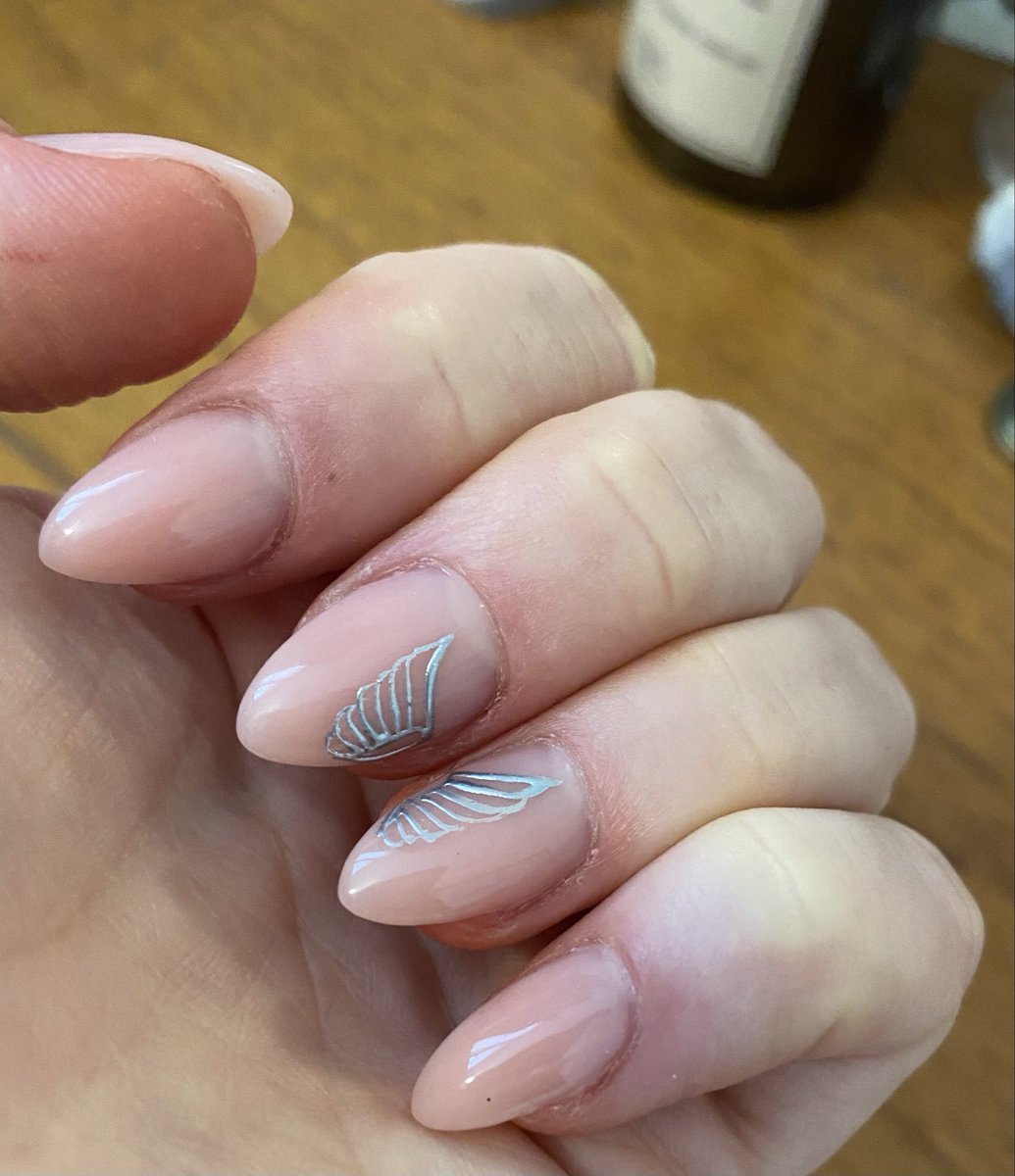 Nails are giving Erin Core 🪽🏛️