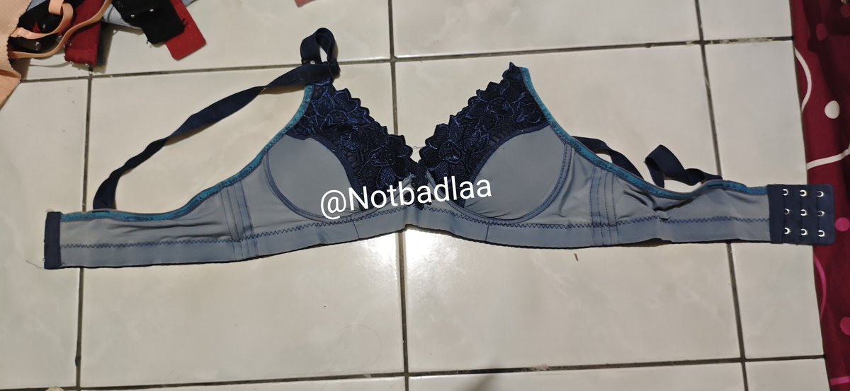 Notbadlaa's tweet photo. Lanjutan ke 5

Full biru muda: Merk Teli, ukuran lupa
Biru motif: Merk Lingcao, ukuran  38/85

Lanjutan dibawah https://t.co/veCrPEsg4w
