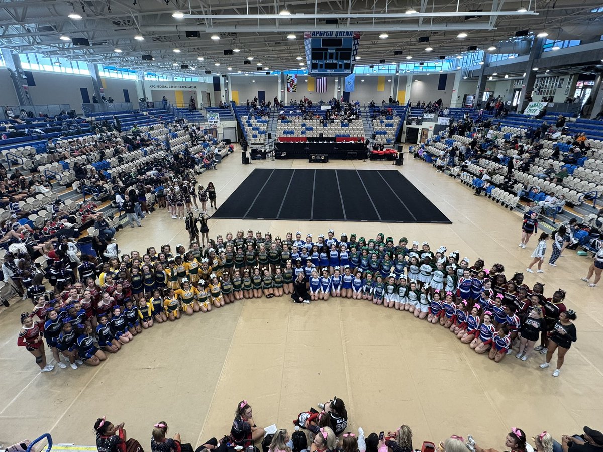 mcpsAD's tweet image. Our @MCPScheer teams are ready to go at regionals! Good luck to all! We are #MoCoProud! @MCPSAthletics @MCPS