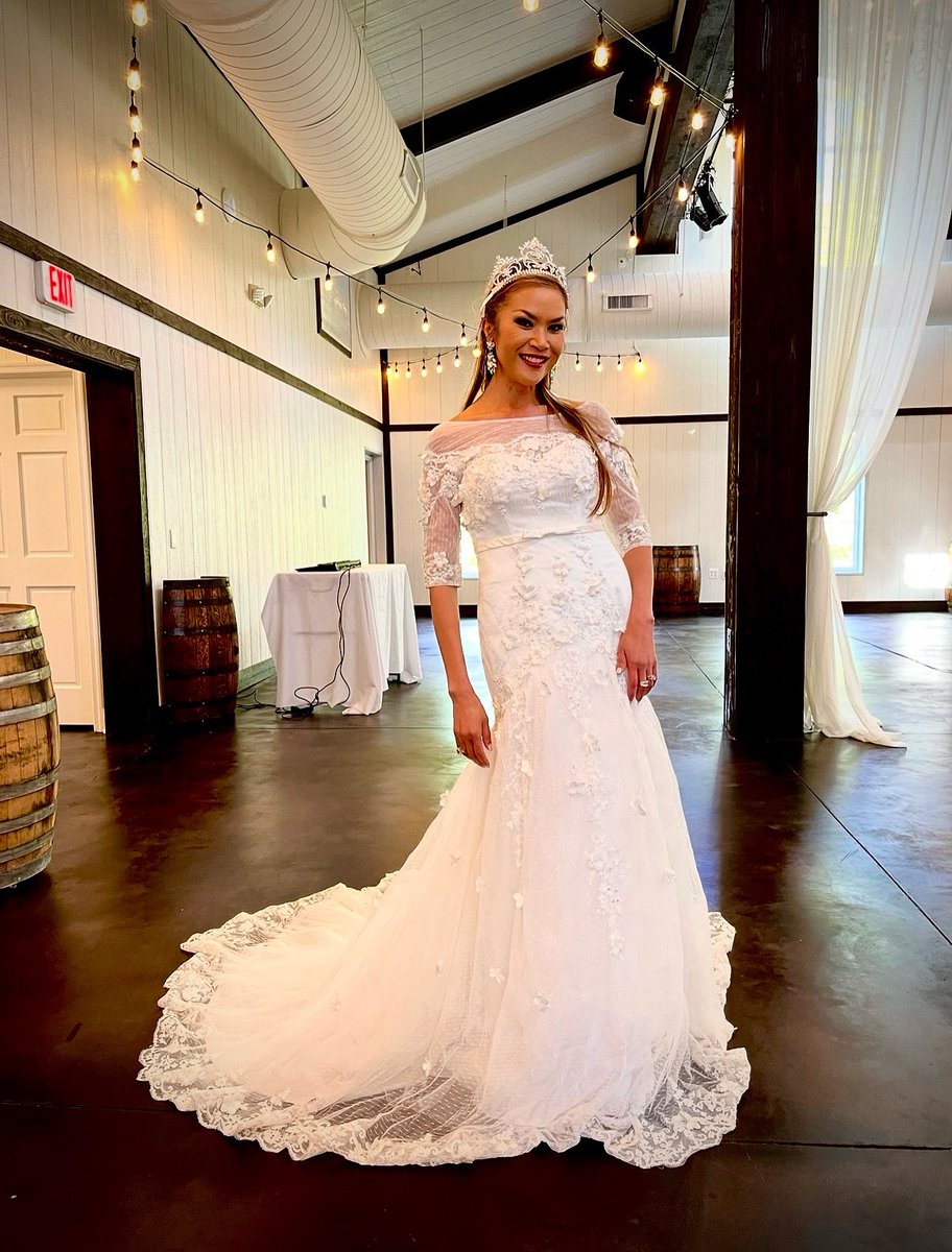 My dear friend Mrs. Gift Hughes, Mrs. Washington DC, gracing the world in Soriano Bridal Couture 
Join us on Nov. 6 at Crystal View Veterans Gala — click the link! glitzandglamour.org #andresoriano #bridal #fashion #couture #fashionisfreedom #ProudlyMadeInTheUSA #USA ❤️🤍💙🇺🇸