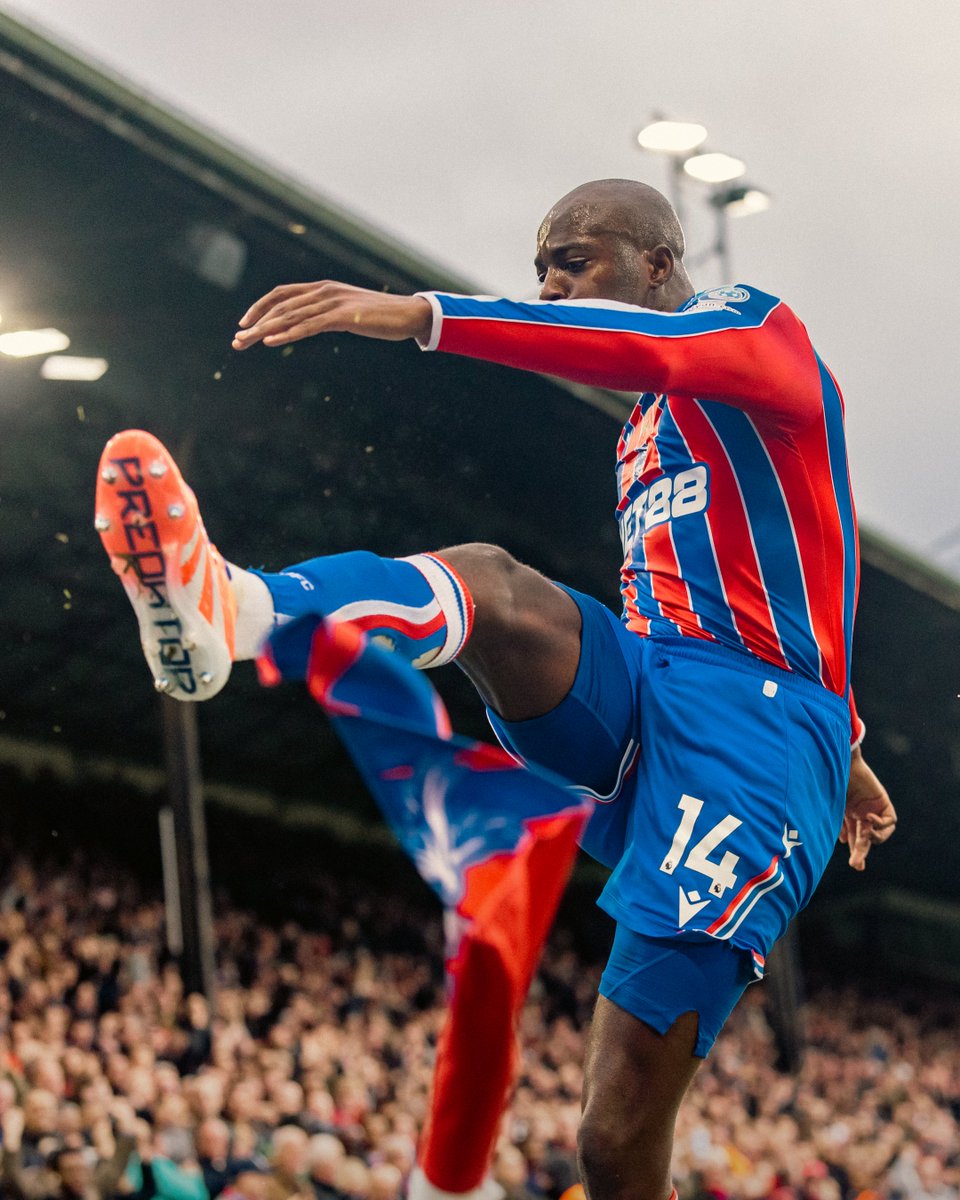 CPFC's tweet image. Get yourself a striker that kicks corner flags 😏