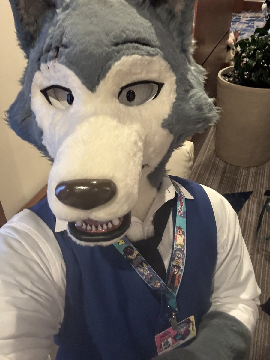 differmitt's tweet image. WE HIT 2K FOLLOWERS! THIS IS INSANE!!!

This is also a good time to announce that I’ll be making Dire from Fortnite as my next suit. I’m super excited to start on that probably later this week. 🐺 ⛏️ 

Thank you all for the support and making this hobby even more fun🫡🤩