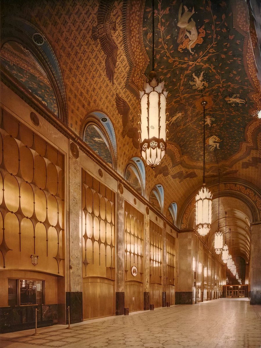luusssso's tweet photo. The Fisher Building, an Art Deco masterpiece in Detroit, Michigan

Designed by architect Albert Kahn (1928) https://t.co/faratD3YDc
