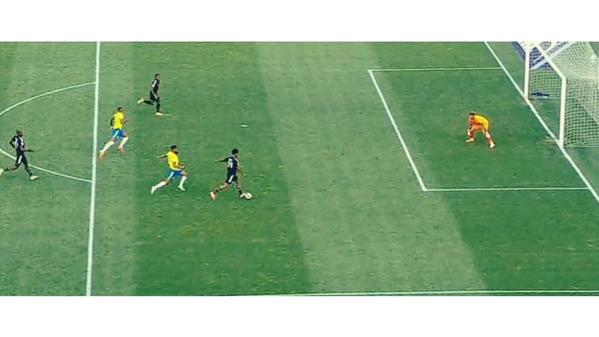 Ronza is blamed for that equalizer but nobody's talking about this save, had Pirates scored here, there was no coming back 🤞🏾