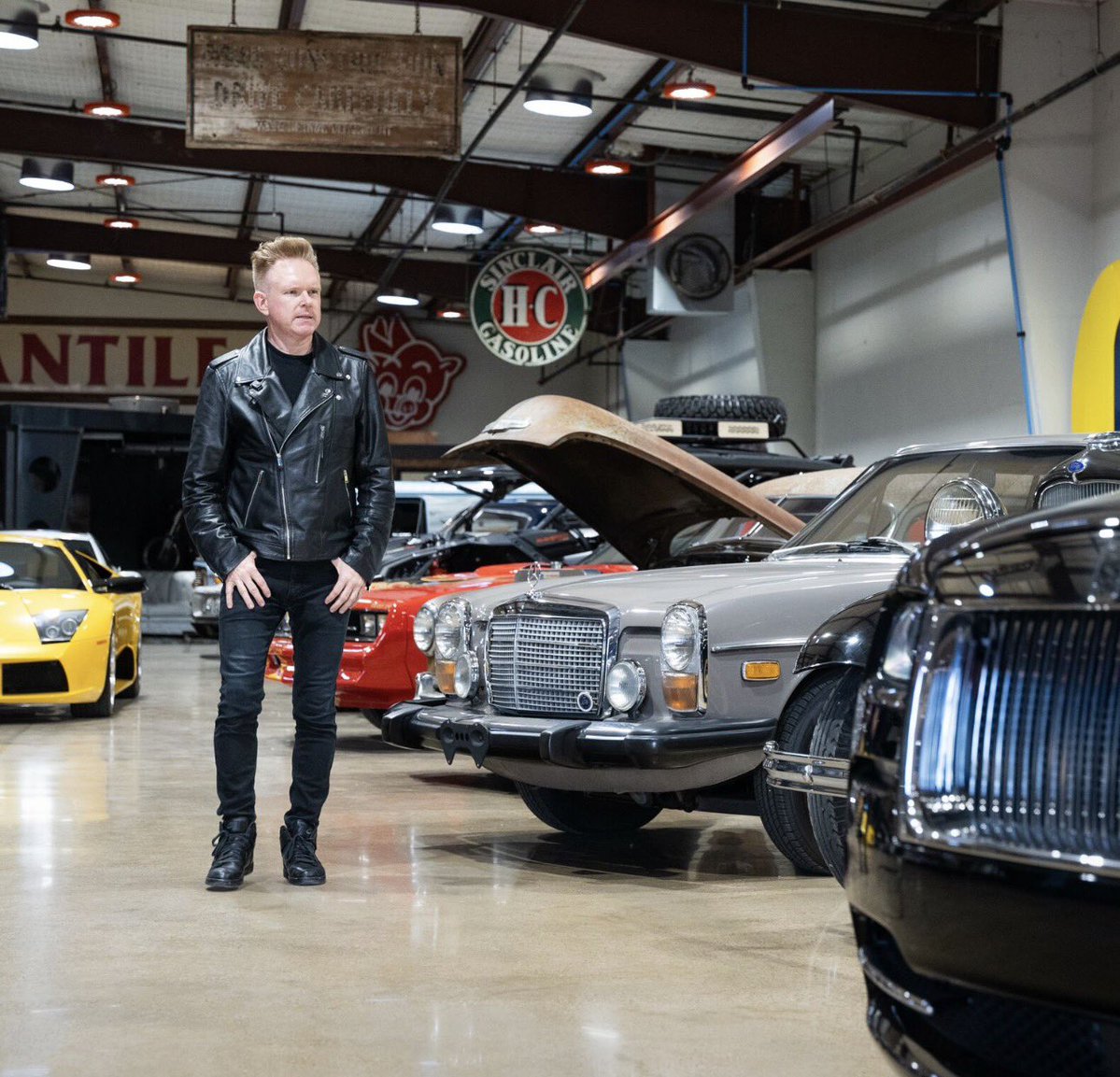 OutRunYT's tweet image. Get you some of that.. video!
youtube.com/watch?v=FUDPwK…
I sat down with the one and only @rrrawlings at @gasmonkeygarage to talk @ferrari , #EVconversion, and how he built one of the biggest automotive brands on the planet.
@sinjinvenegas @legacy.ev @emusclecars
