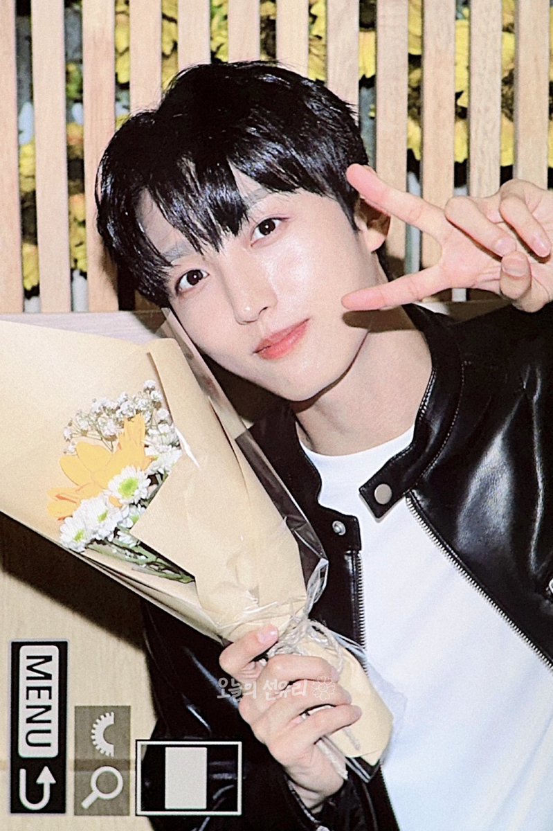 Bloom_1106's tweet photo. 251101 𝙿𝚛𝚎🌸   

올해도 출석 완료🥳

@yyyein_n #SUNYOUL #선율 #내마음_블룸블룸
#Petals_of_Youth https://t.co/Xdpx7EUiY9