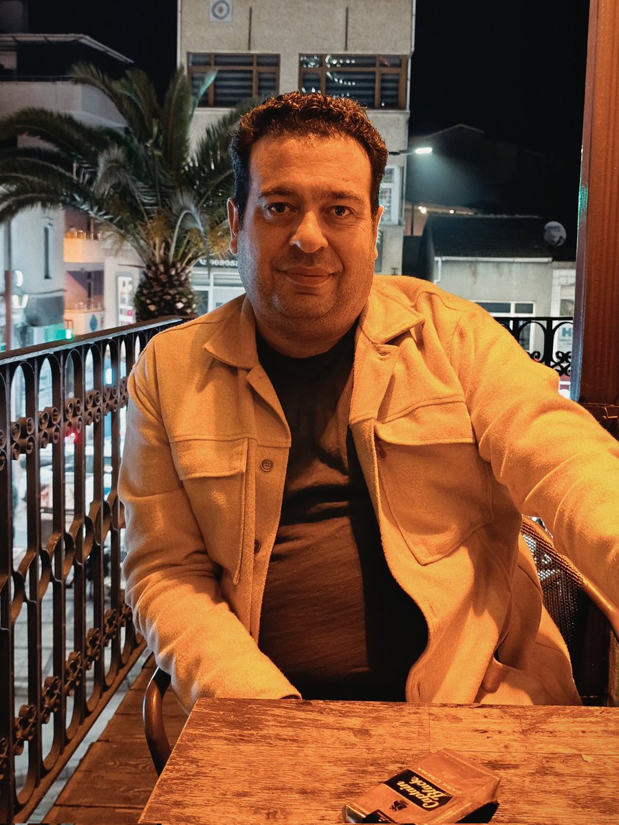 Trabzon günlerini İskenderpaşa Camii’ne bakan bir balkonda, ılık bir güz akşamında tamamlamak varmış nasipte. Trabzon da güzel insanı da. Daim güzel kalması temennisiyle.