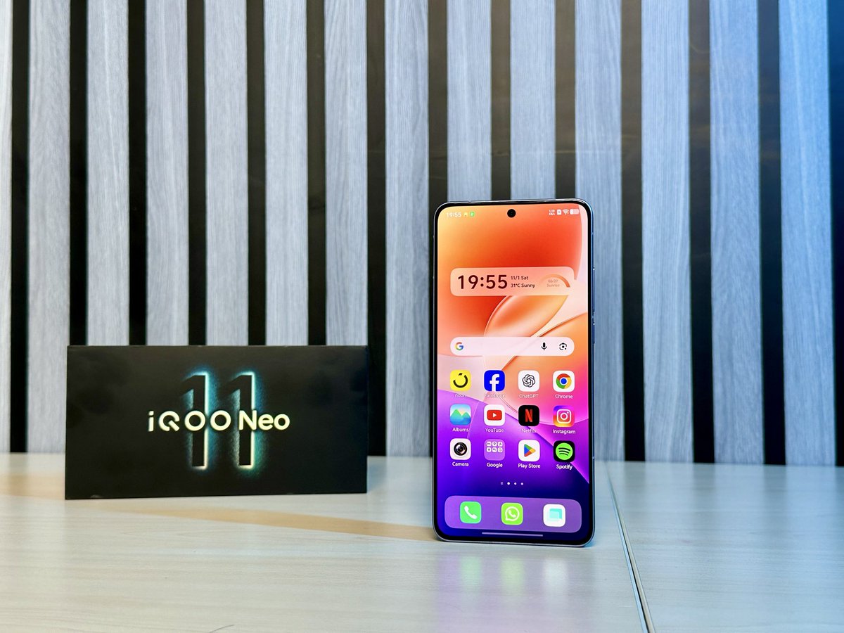 SalimBabaTech's tweet image. IQOO Neo 11 In The House. 
Rainbow Color Shifting The Blue Color
Launched In China. Arrived In Dubai