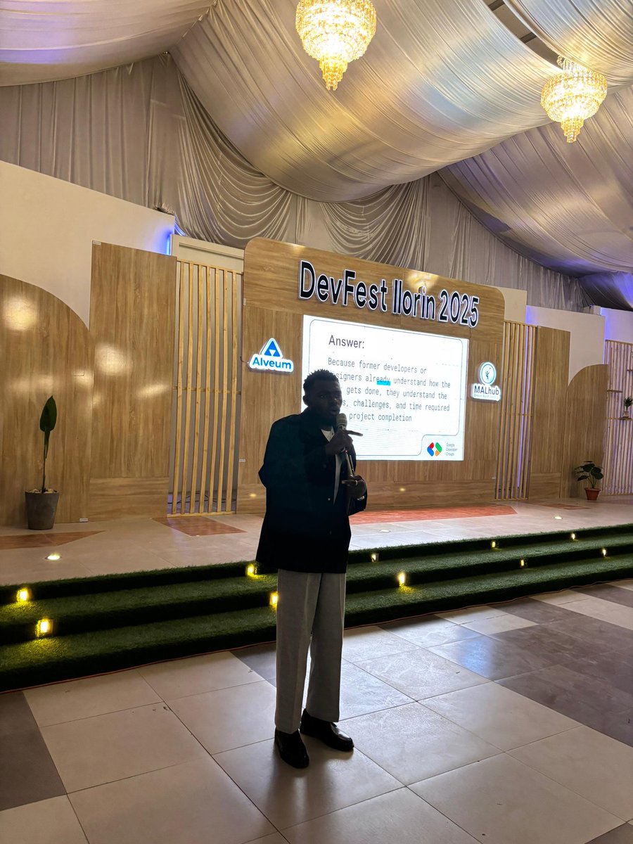 gdgIlorin's tweet photo. What a moment! 🔥
Adetunji Jacob ogunyemi brought the unique spark to #DevFestIlorin today!

Thanks for lighting up the stage, Jacob!🔥✨

#devfestilorin2025 #devfestilorin25 #gdgilorin #devfest2025 #devfest https://t.co/5bbT2qEk76
