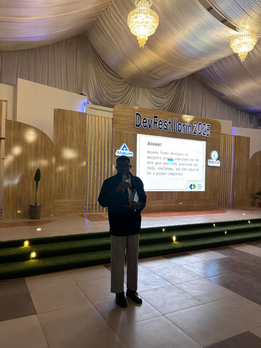 gdgIlorin's tweet photo. What a moment! 🔥
Adetunji Jacob ogunyemi brought the unique spark to #DevFestIlorin today!

Thanks for lighting up the stage, Jacob!🔥✨

#devfestilorin2025 #devfestilorin25 #gdgilorin #devfest2025 #devfest https://t.co/5bbT2qEk76