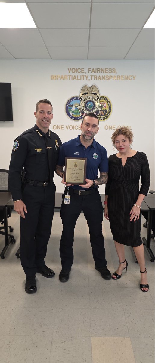 Honored to recognize our Unit, Officer and Civilian of the Quarter awards, and our Exceptional Service Award recipients! I am grateful for their service always. 💙🖤