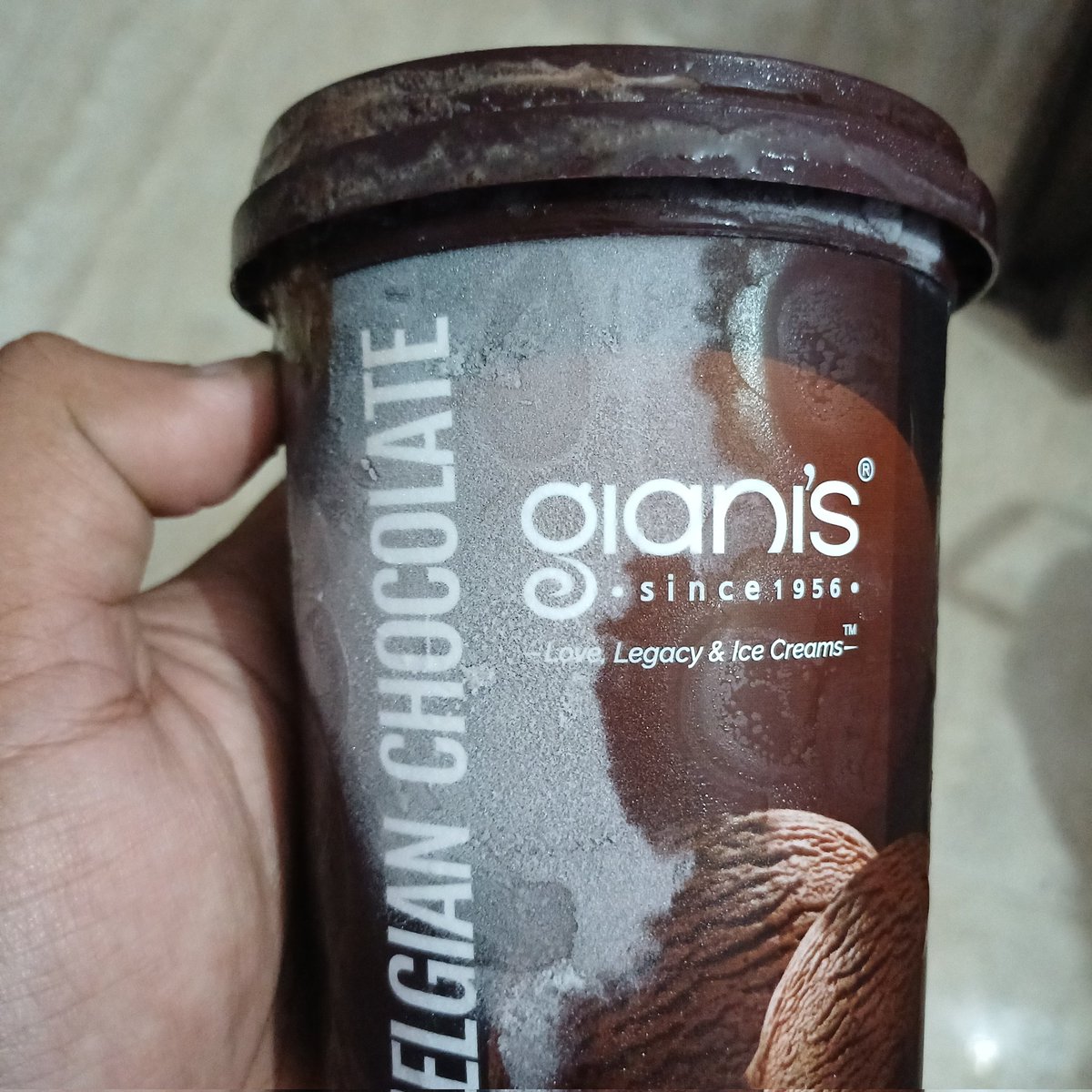 23yo_stalin's tweet photo. @zomato @zomatocare Order ID 7436812252 

I ordered the ice cream, it's packing is horrible. What do you think of your customer service I texted via customer support only to get to mail for an Ice Cream spillage. This behaviour is appauling. My unique ticket ID is 124274995. https://t.co/jxIU4yIski