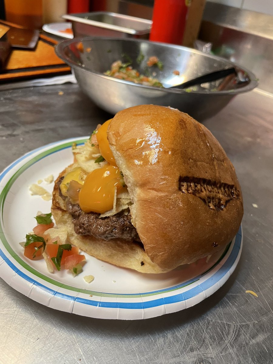 Frenchmanspub-richfield tweet media