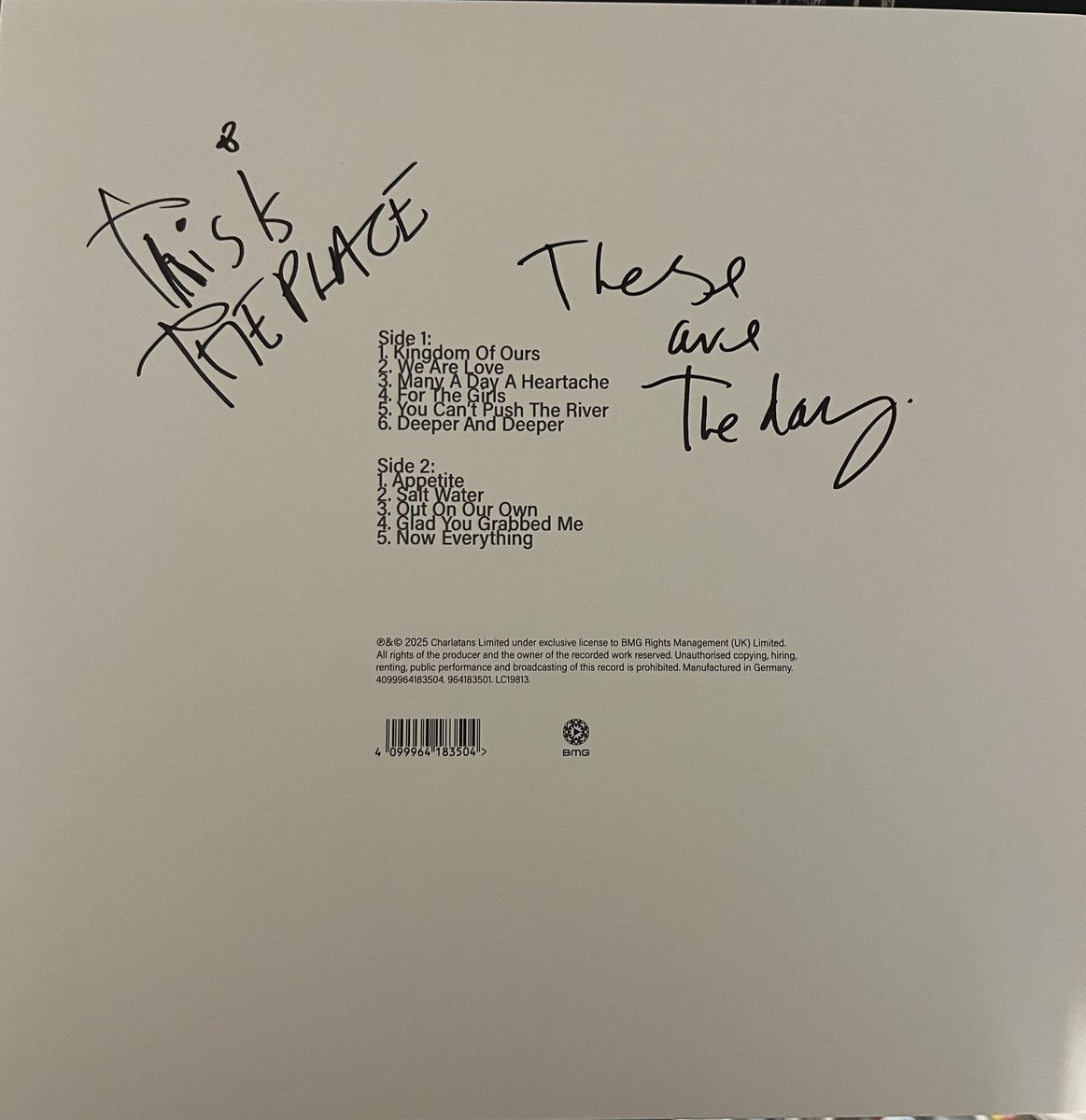 I did tell you <a href="/Tim_Burgess/">Tim Burgess</a> there was an ‘s’ at the end of your lyric! #wearelove <a href="/thecharlatans/">The Charlatans</a> <a href="/jacrecordstore/">Jacaranda Record Store</a>