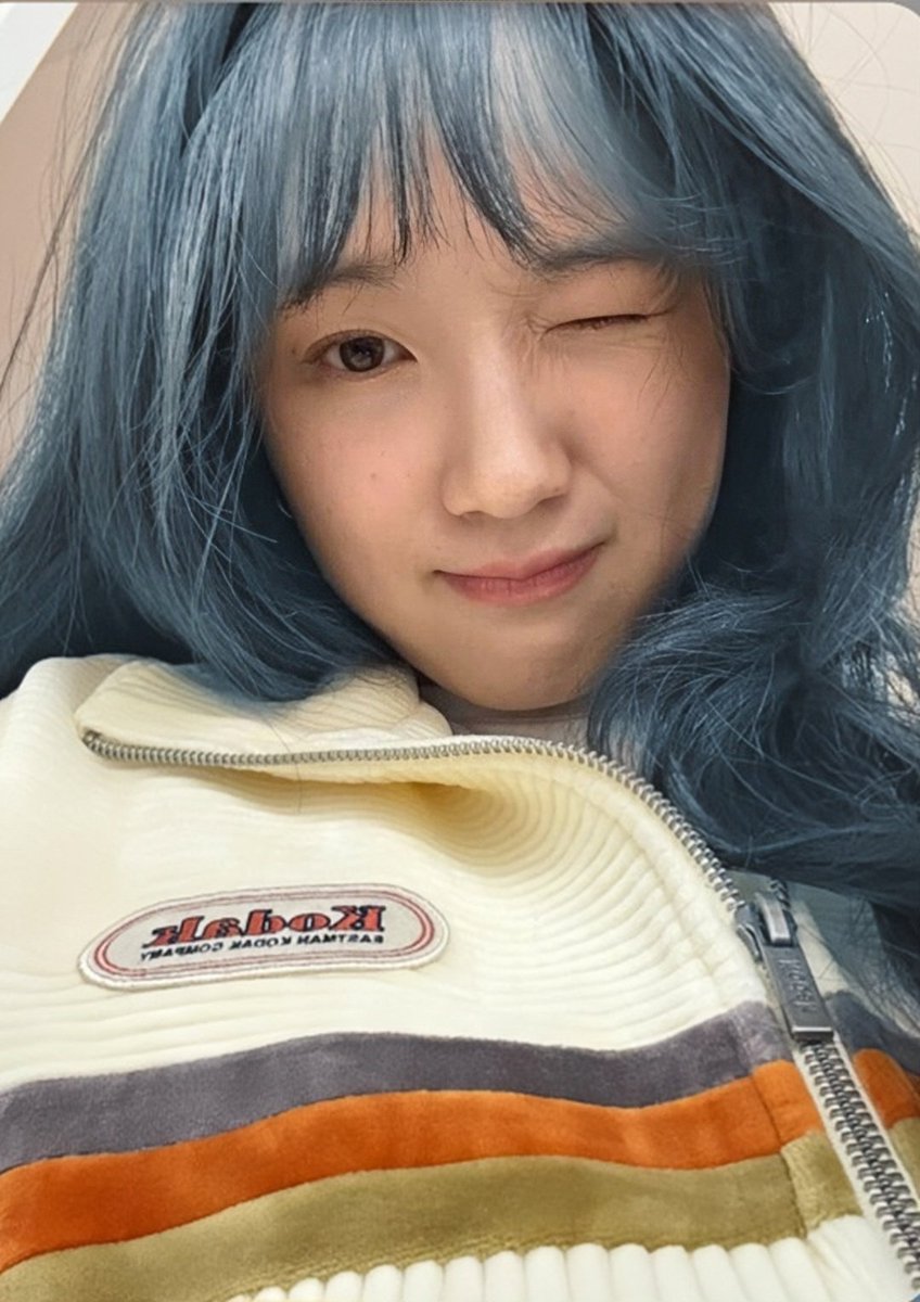 yejinahhh23's tweet photo. I didn't knew if this color hair is suit to #hyeyoon or not โ๏ธโ๏ธ
#mamel #KimHyeYoon https://t.co/QXiA9nujOx