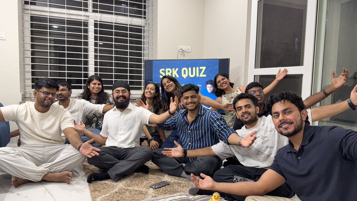 invited 10 people from twitter to my living room tonight to watch shah rukh khan's best movie (om shanti om). 

bengaluru wants community? you have to just make it happen