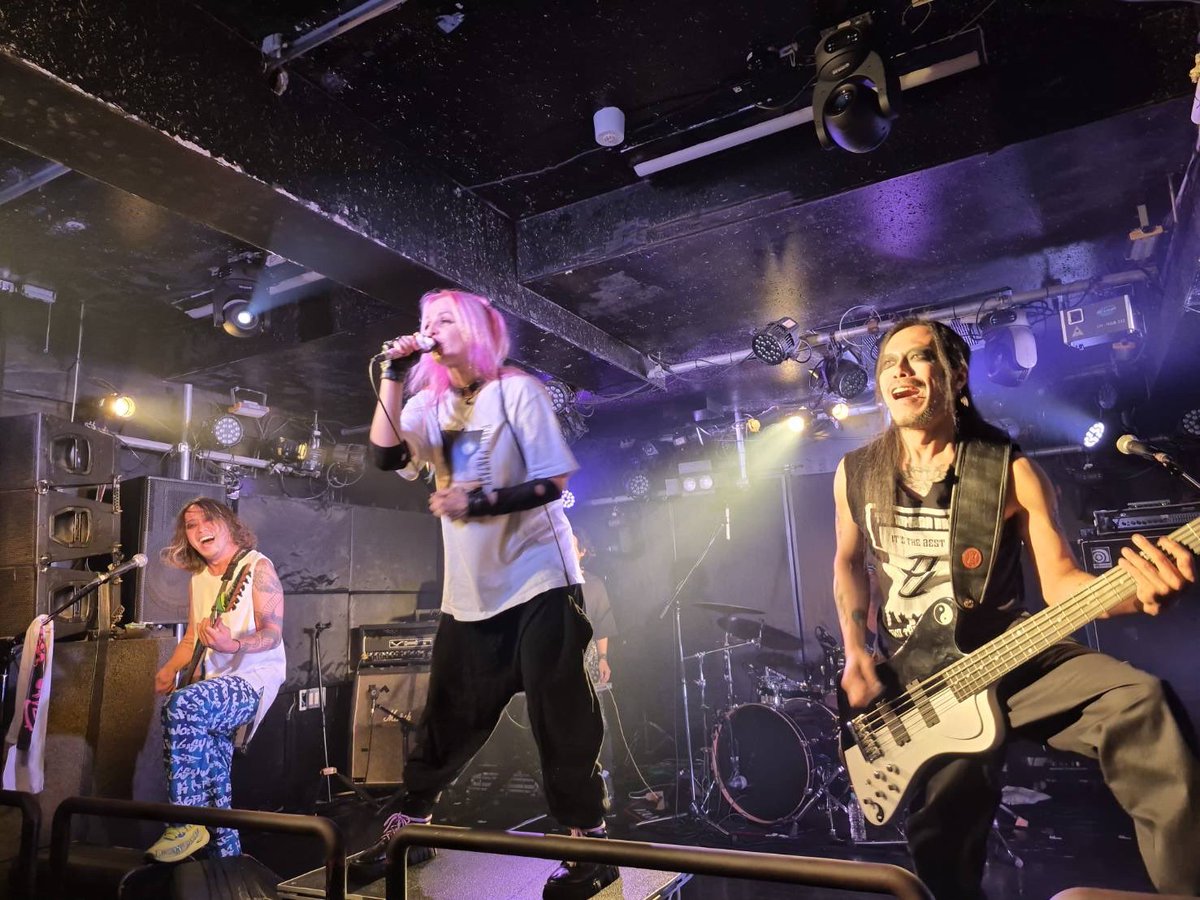 本日のライブ@新宿サイエンス見てくれたみんなありがとうございました！

次は...
11/14 新横浜LiT
11/15 静岡UMBER
With AINSEL✨

みんな遊びに来てね！！！