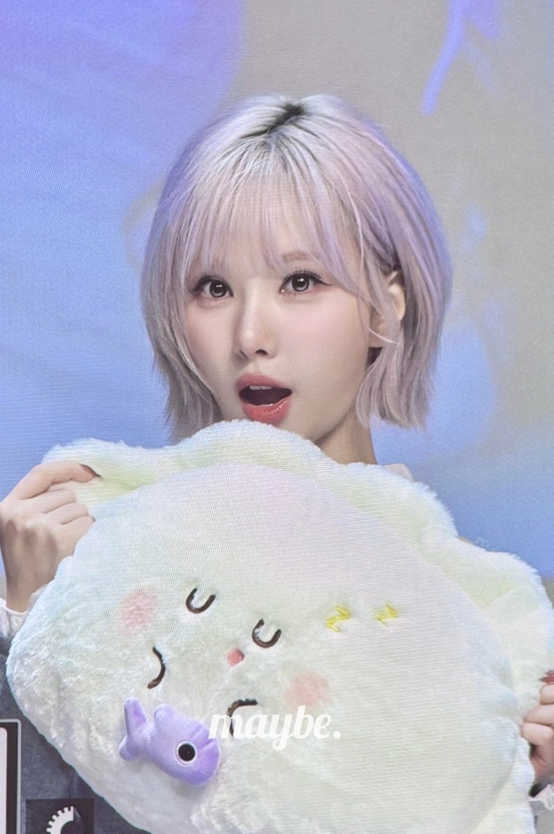 maybe_jeb's tweet image. 251101 #비비지 #VIVIZ #은하 #EUNHA