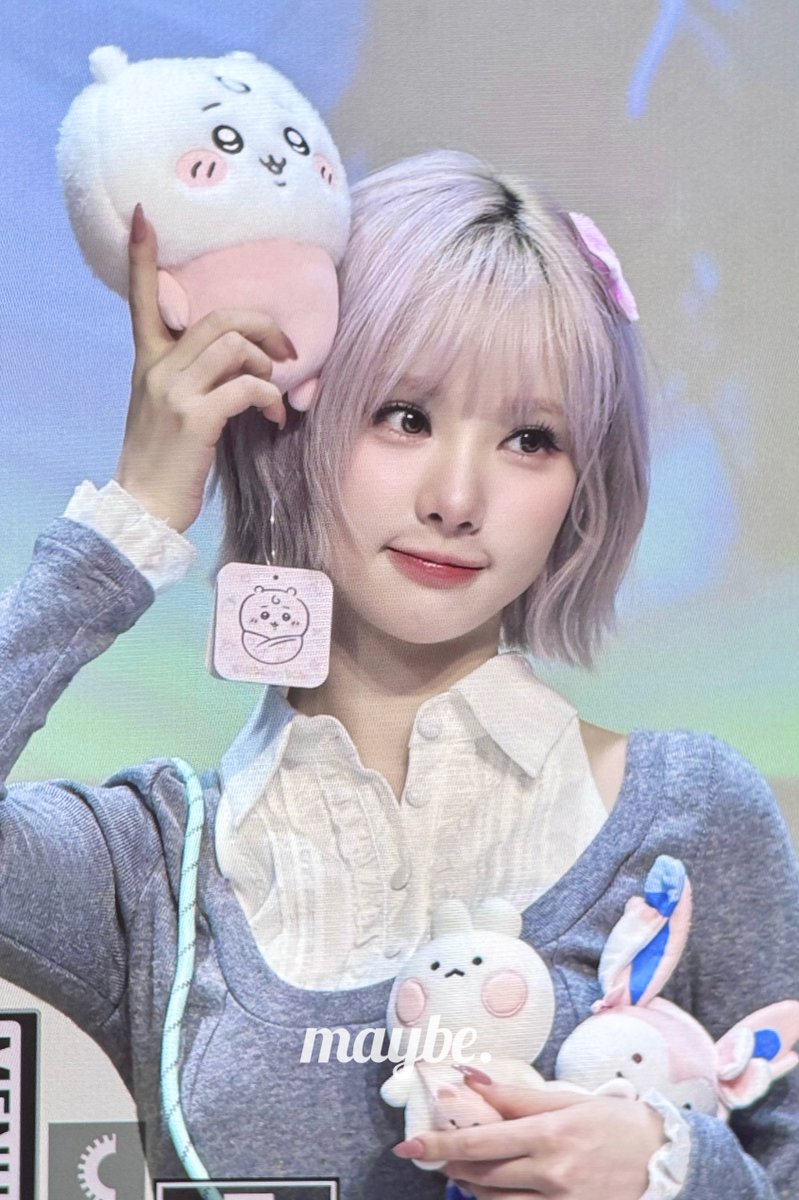 maybe_jeb's tweet image. 251101 #비비지 #VIVIZ #은하 #EUNHA