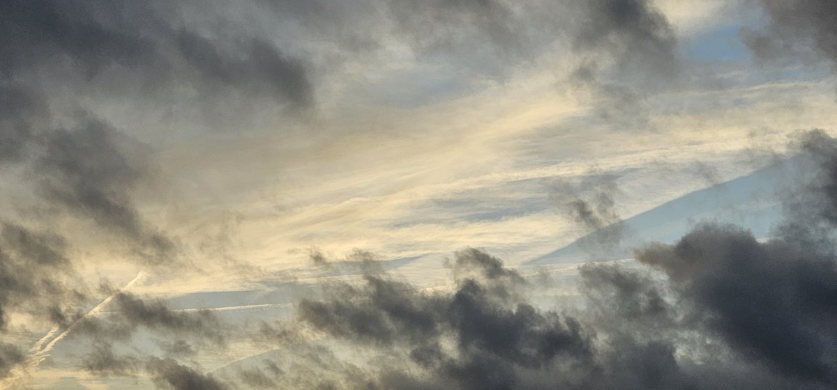 PublicEnem_y's tweet image. #contrails