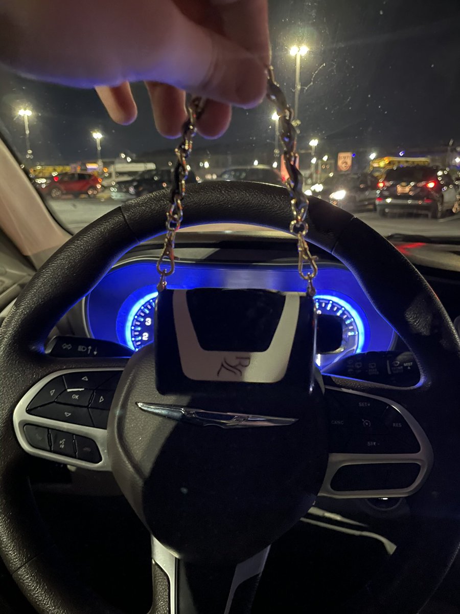 William (@grizzlypng) on Twitter photo 