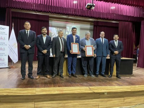 PoderJudicialPY's tweet image. 🔴Declaran Huésped Ilustre de la ciudad de Concepción al ministro Víctor Ríos Ojeda
➕Info pj.gov.py/notas/28930-de…