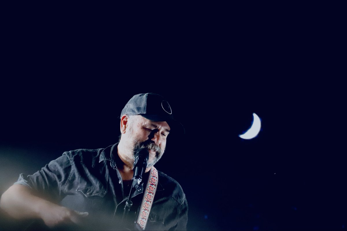 El hombre Luna tweet media