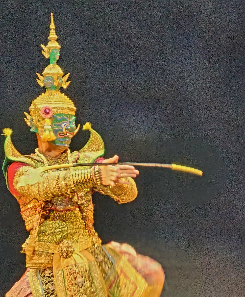 Travelista9's tweet photo. #โขนสัตยพาลี รอบสื่อมวลชนค่ำนี้ สวยงาม ยิ่งใหญ่ 
#โขนรามเกียรติ์ ตอน “สัตยาพาลี” จะจัดขึ้นในระหว่างวันที่ 6 พฤศจิกายน – 8 ธันวาคม ณ หอประชุมใหญ่ ศูนย์วัฒนธรรมแห่งประเทศไทย 
ความพิเศษของ #โขนมูลนิธิส่งเสริมศิลปาชีพฯ ได้รวบรวมองค์ความรู้จากครูผู้เชี่ยวชาญทุกสาขา #โขนพระพันปีหลวง https://t.co/JoMOlmRGu9