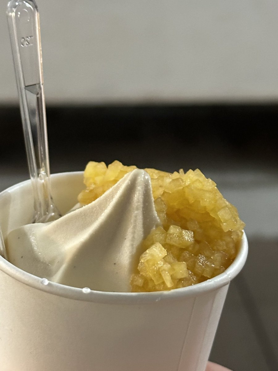 <a href="/BarColdDawn/">바, 차가운 새벽🏳️‍🌈</a> 진짜 맛있었읍니다...사과도 사과인데 아이스크림도 아이스크림이고 자강두천인데 조화로운 극적인 조합...사장님 천재만재...