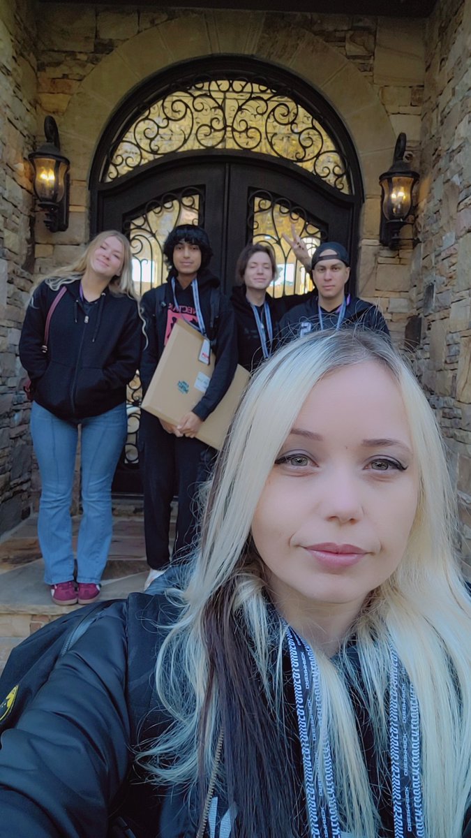 EMUHLEET's tweet image. Team NO Sleep 😴