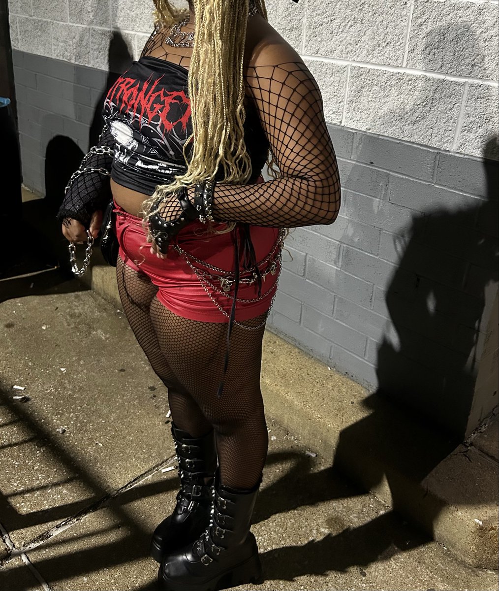 __AutumnJenea's tweet photo. She a REAL Rough Rider 🖤🏍️😮‍💨...
#halloween25 @highlight https://t.co/8ehjfJREVf