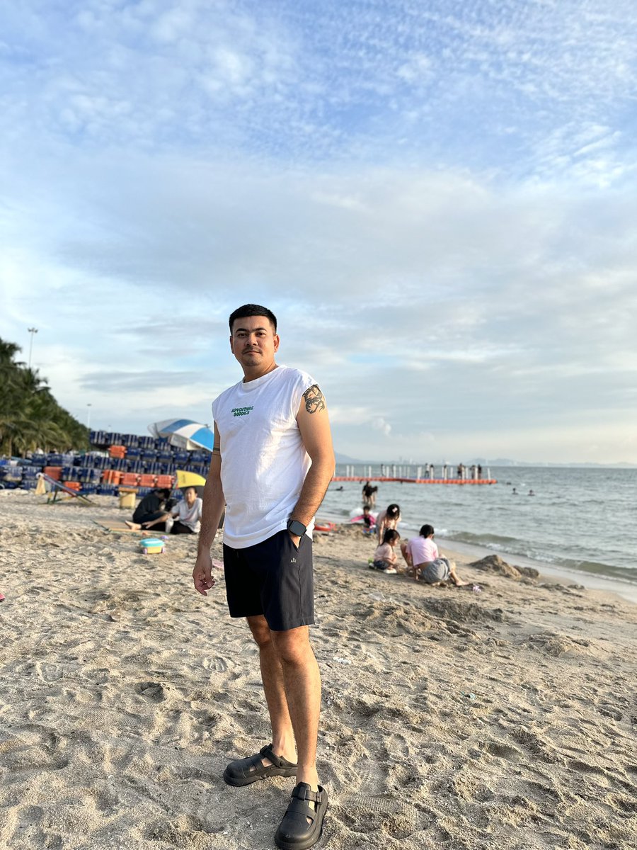 ทะเลมาทำไรก่อน 😃