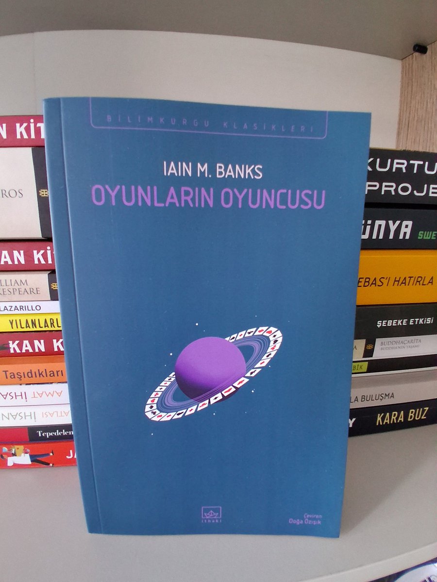 Kültür serisine devam ediyorum. Fikirlerle dolu bir roman. İyi bilimkurgu, iyi edebiyat.