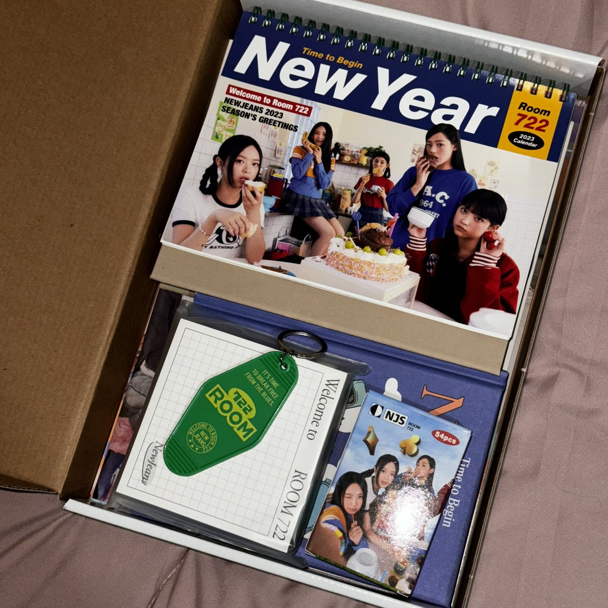 211701_'s tweet photo. 뉴진스 NJZ 2023 시즌그리팅 룸 722 양도

All - 4.0

구성품 비닐 제거o 사용x
위버스 특전o 디지털 코드x

newjeans 민지 하니 다니엘 해린 혜인 minji hani danielle haerin hyein get up ditto omg weverse bluebook 공방 공개방송 포카 포토카드 pc photocard poca https://t.co/90y0FMf2DH