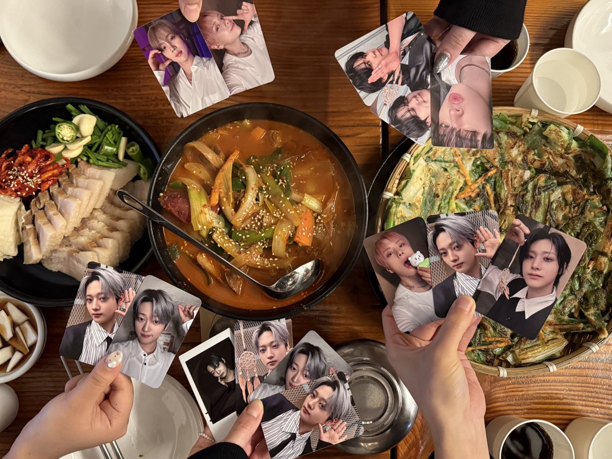 캉이가 매운등갈비찜 저메추해줬는데
근처에 없어서 그냥 매운갈비찜으로 퉁쳤어요 😖

돈 많은 백수하고 매일 위놀하자고 건의. ♡