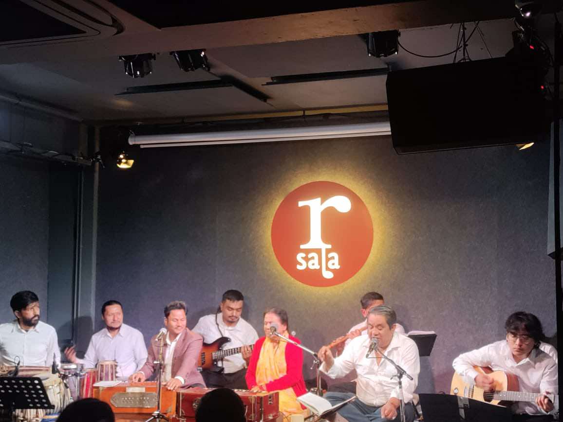 पंजाबको छोटो यात्रा सकेर आजै नेपाल फर्किएँ। फर्किनासाथ रक्तदान, ब्रह्माकुमारीको प्रेरणादायी सन्देश सुन्ने र पलेंटीमा ज्ञानु राणा दिदीको कार्यक्रममा सहभागी हुन पाउँदा मन साँच्चै खुशीले भरियो।