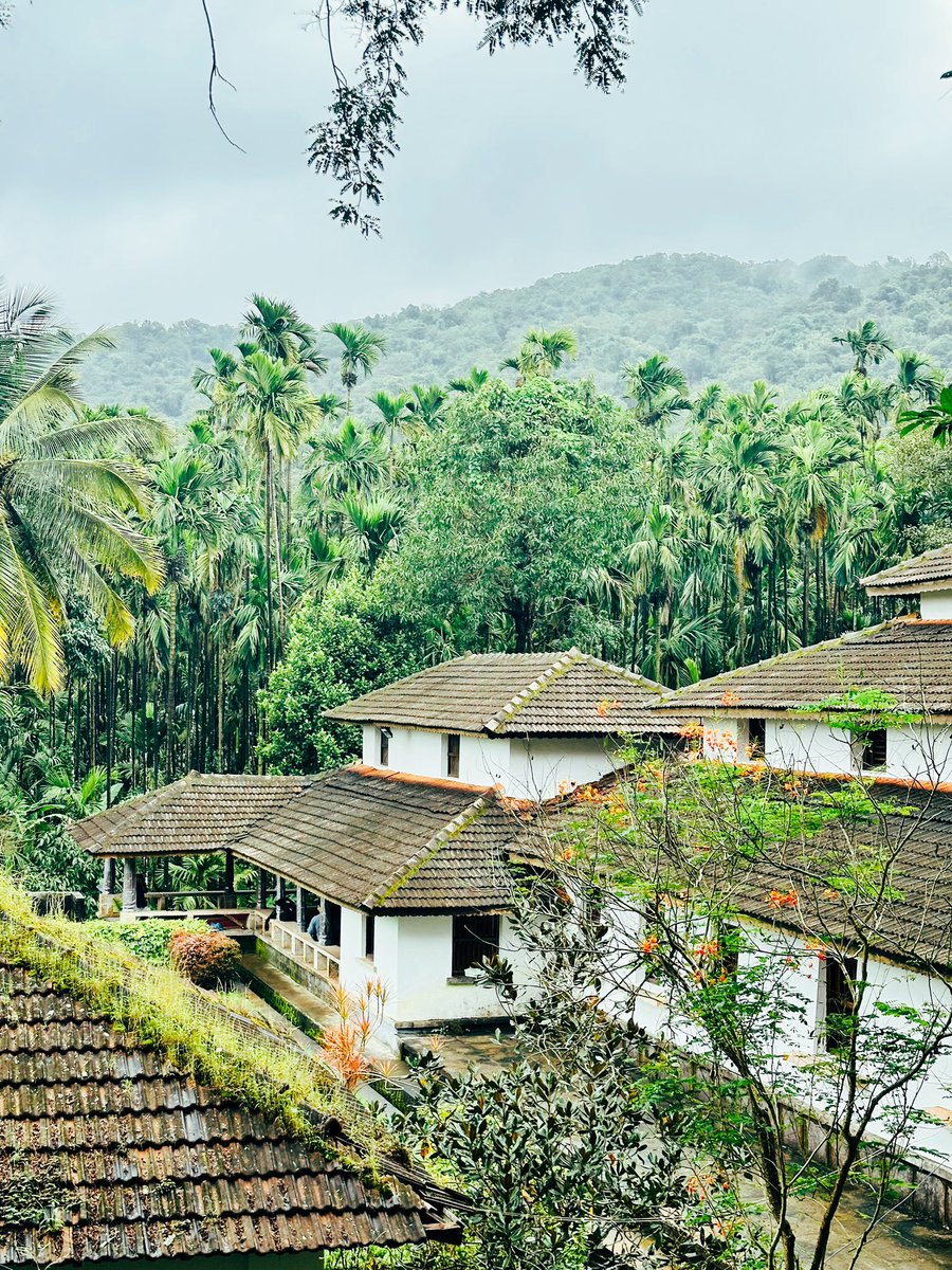 NabhaNatesh's tweet image. Sharing a few moments from Kuppali- the air still hums nadakavi Kuvempu’s words still, 
Wishing everyone a happy Kannada Rajyotsava. #KarnatakaRajyotsava2025