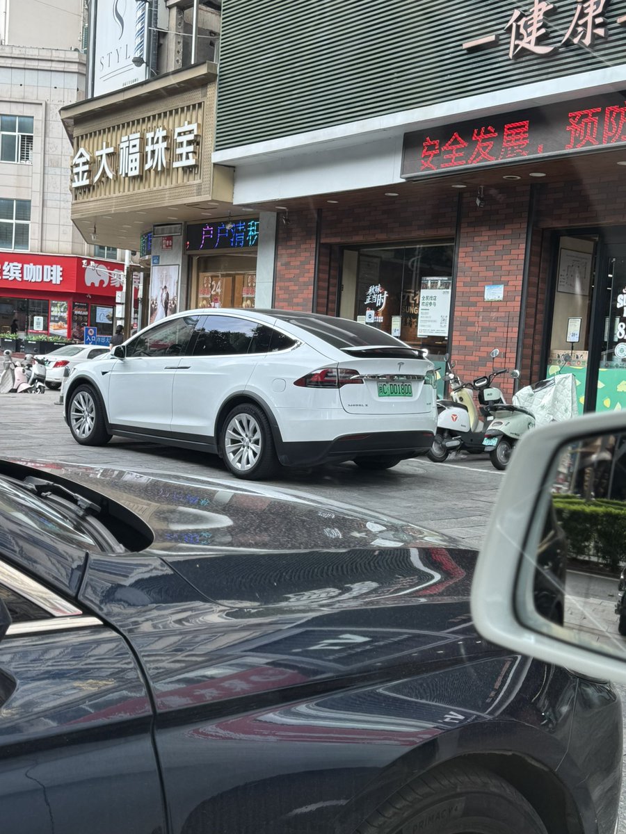 L616666's tweet photo. 钱是人的胆，父是子的威。生活在利益链末端，就不会被重视。而且还有可能被伤害！有能力后可以尝试回辟他们，不需要回头走的越远越好！！ https://t.co/Oicb34IkpW