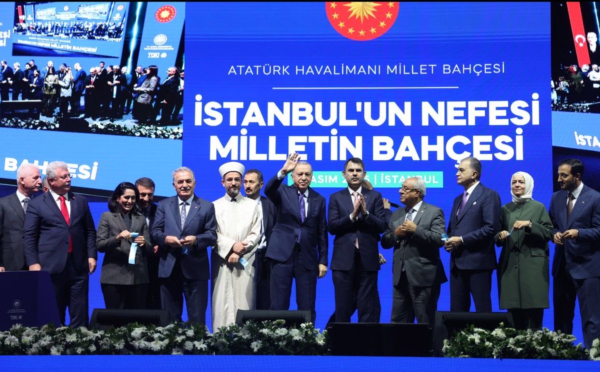 gul_davut's tweet photo. Türkiye’mizin en büyük şehir parkı İstanbul’umuzda açıldı. 

✅ 1️⃣ milyon 7️⃣3️⃣6️⃣ bin m²'lik alanıyla,
✅ 1️⃣7️⃣0️⃣ futbol sahası büyüklüğünde; 1️⃣ milyon 2️⃣1️⃣5️⃣ m²'lik yeşil alanııyla, 
✅ Atatürk Havalimanı-Gebze arası mesafe kadar 8️⃣5️⃣ km'lik yürüyüş yoluyla,
✅ Beşiktaş ile Karaköy arası mesafe kadar 1️⃣0️⃣ km'lik bisiklet yoluyla,
✅ Beşiktaş ile Zekeriyaköy arası mesafe kadar 1️⃣8️⃣,7️⃣ km'lik doğal patika yoluyla,
✅ 7️⃣2️⃣.1️⃣2️⃣8️⃣ m²'lik alanda 2️⃣ Külliye Binasıyla,
✅ 2️⃣0️⃣.3️⃣9️⃣9️⃣ ağacıyla,
✅ 2️⃣3️⃣ spor sahasıyla 
✅ 1️⃣6️⃣5️⃣ binden fazla kişinin barınabileceği Afet Toplanma Alanıyla milletimizin hizmetine sunulan Atatürk Havalimanı Millet Bahçesi’ni milletimize kazandıran;

Başta, ‘İstanbul bizim gözbebeğimizdir’ diyen Cumhurbaşkanımız Sayın Recep Tayyip Erdoğan’a,

Çevre, Şehircilik ve İklim Değişikliği Bakanımız sayın Murat KURUM ve çalışma arkadaşlarına çok teşekkür ediyorum.

@RTErdogan 
@murat_kurum 
@csbgovtr