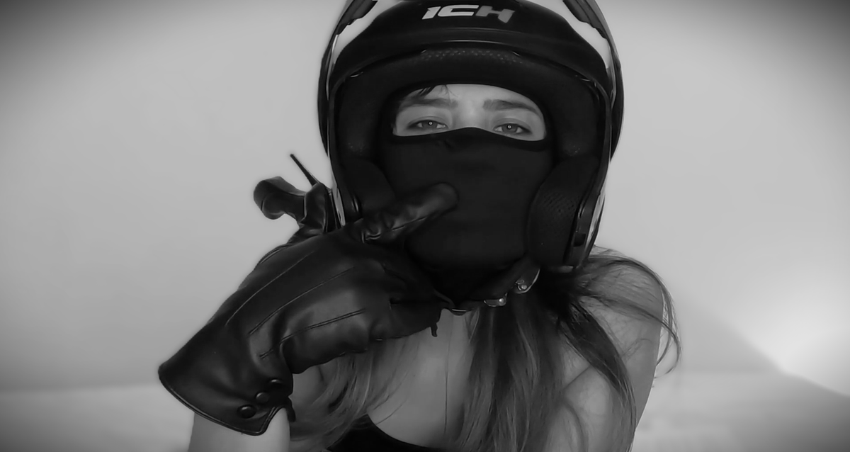 nickymask's tweet photo. Gloves grab the bike handle. Mask hides the secrets.
Tag your fun friend who loves a rush.
Win a free fun video: Me in gloves and mask, telling you how to run free.
Go twice as fast. Leave no tracks. Who's playing?
#ZentaiQueen #MaskMagic
Tag 'em now—3 winners! https://t.co/IgLKUn2HBO